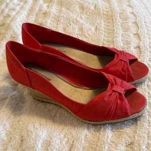 Naturalizer peep-toe wedge